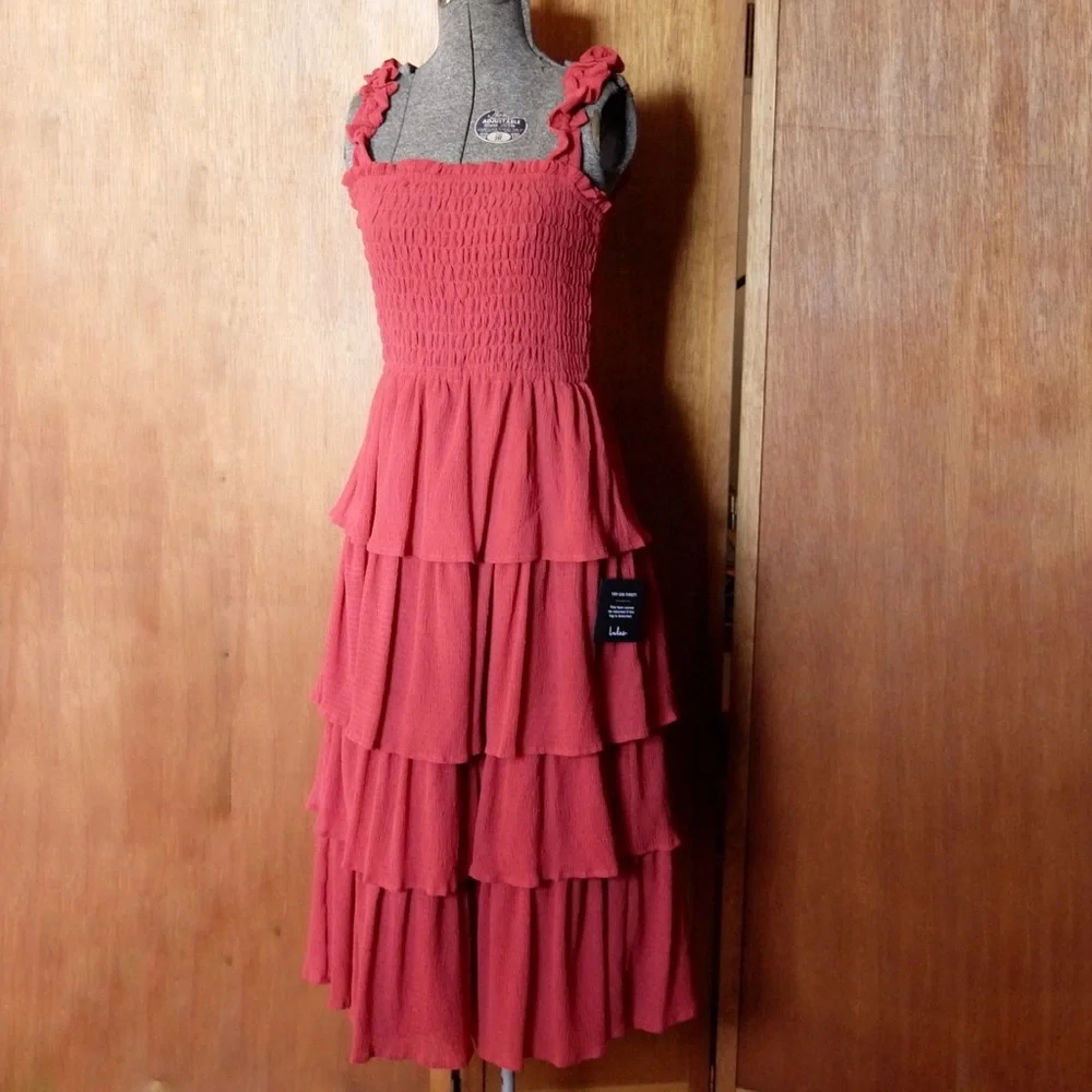 NWT Lulu’s Tiered Midi Dress - Picture 6 of 16